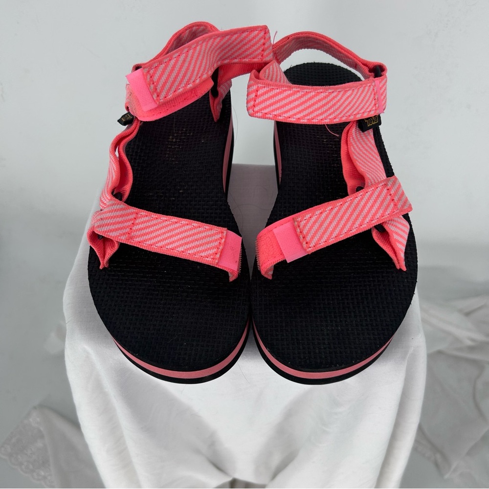 Teva Flatform Universal Sandals Womens Size 6 Coral Pink Striped Platform Velcro